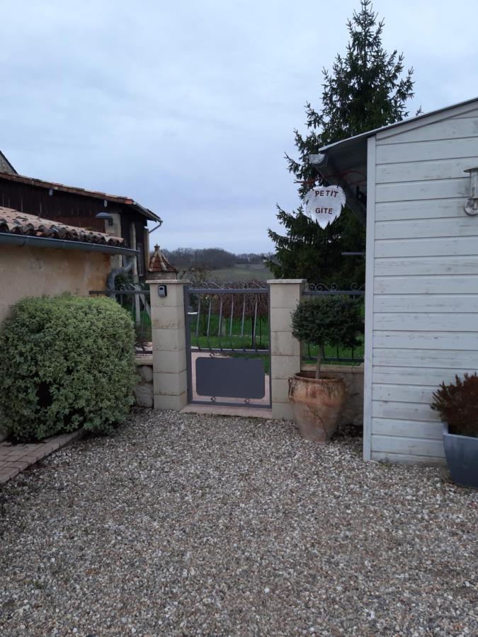 Gite Les Deux Meules Sainte-Colombe  Bagian luar foto