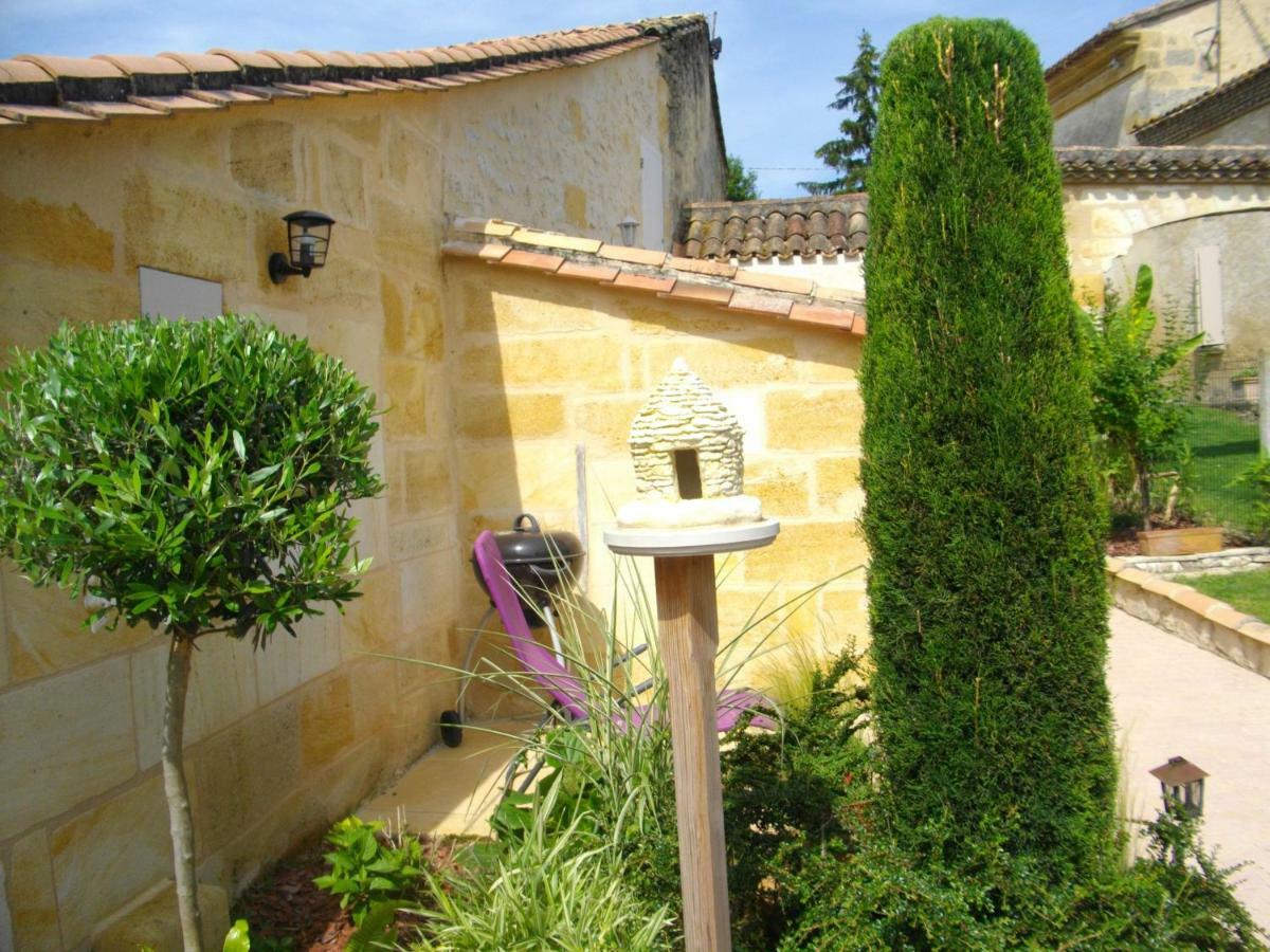 Gite Les Deux Meules Sainte-Colombe  Bagian luar foto